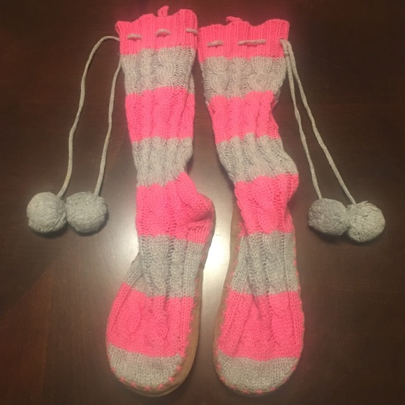 PINK Victoria's Secret Shoes - RARE Victoria’s Secret Pink Mukluk slippers